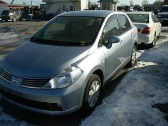 2005 Nissan Tiida Latio Photos