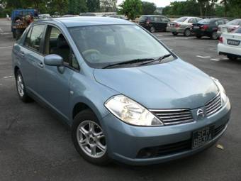 2005 Nissan Tiida Latio Photos