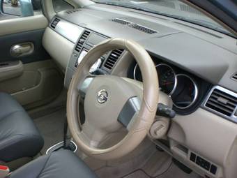 2005 Nissan Tiida Latio Pictures