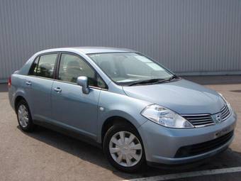 2005 Nissan Tiida Latio Pictures
