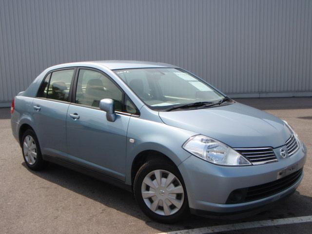 Nissan tiida 2005