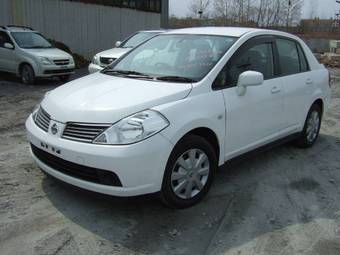 2005 Nissan Tiida Latio Photos