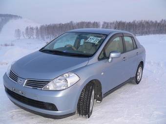 2005 Nissan Tiida Latio Wallpapers
