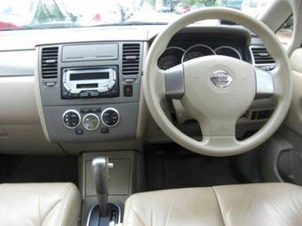 2005 Nissan Tiida Latio Pictures