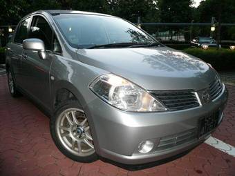 2005 Nissan Tiida Latio Photos