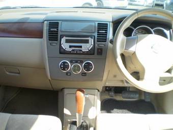2005 Nissan Tiida Latio Images