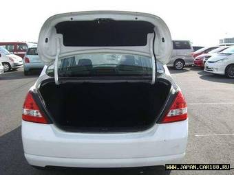 2005 Nissan Tiida Latio Pictures
