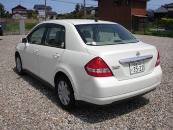 2005 Nissan Tiida Latio Pictures