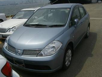 2005 Nissan Tiida Latio Photos