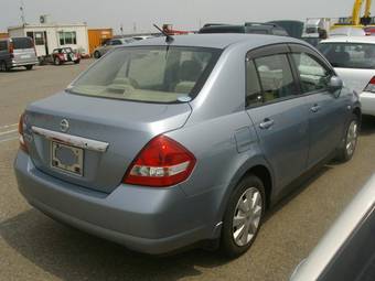 2005 Nissan Tiida Latio Pictures