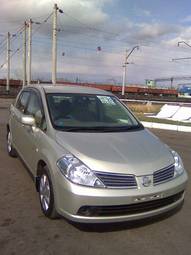 2005 Nissan Tiida Latio Pictures