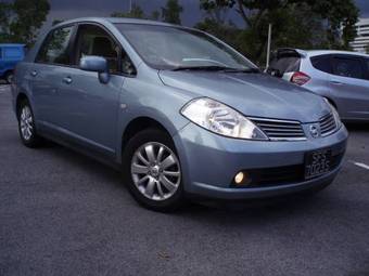 2005 Nissan Tiida Latio Photos