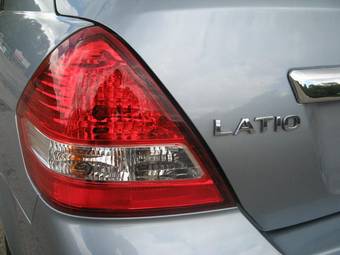 2005 Nissan Tiida Latio Pictures