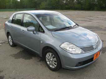 2005 Nissan Tiida Latio Images
