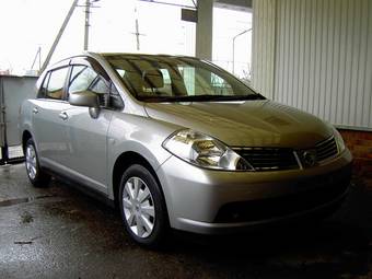 2005 Nissan Tiida Latio Photos