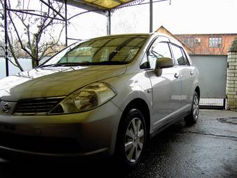 2005 Nissan Tiida Latio Pictures