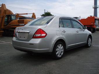 2005 Nissan Tiida Latio Photos