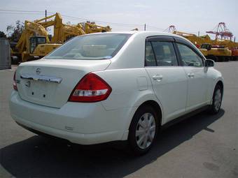 2005 Nissan Tiida Latio Pictures