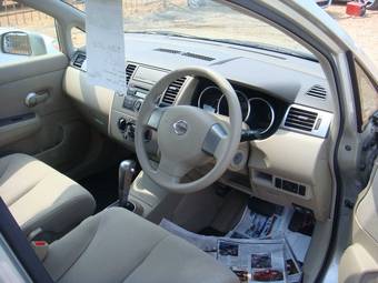 2005 Nissan Tiida Latio Wallpapers