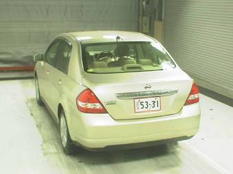 2005 Nissan Tiida Latio Photos