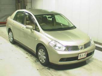 2005 Nissan Tiida Latio Pictures
