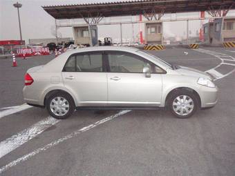 2005 Nissan Tiida Latio Wallpapers