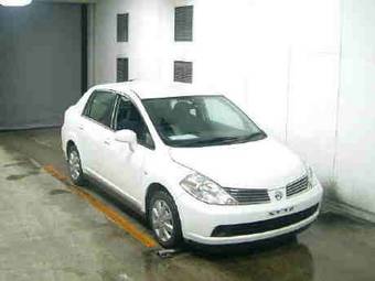 2005 Nissan Tiida Latio Pics