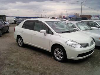 2005 Nissan Tiida Latio Photos