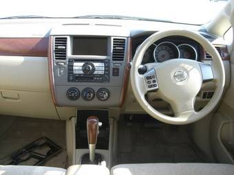 2005 Nissan Tiida Latio Pictures