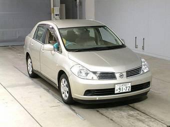 2005 Nissan Tiida Latio Pictures