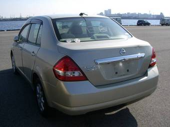 2005 Nissan Tiida Latio Photos