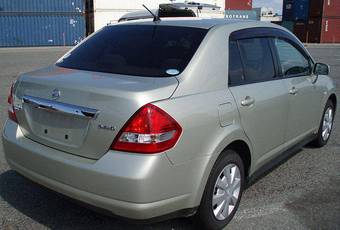 2005 Nissan Tiida Latio Photos