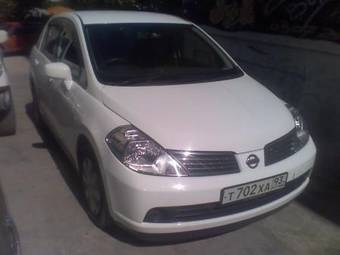 2005 Nissan Tiida Latio Pics