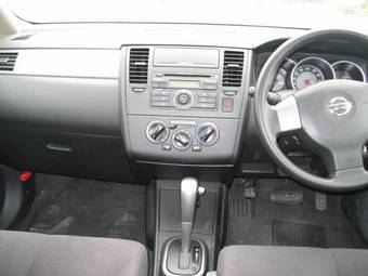 2005 Nissan Tiida Latio Pictures