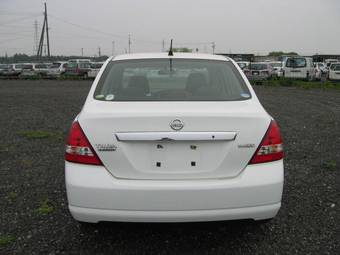 2005 Nissan Tiida Latio Photos