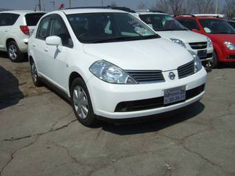 2005 Nissan Tiida Latio Pictures