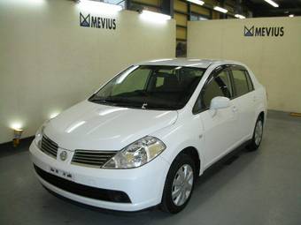 2005 Nissan Tiida Latio Photos