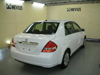 2005 Nissan Tiida Latio Photos