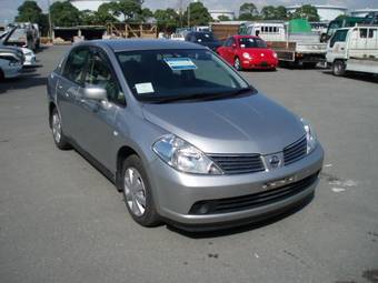 2005 Nissan Tiida Latio Pictures