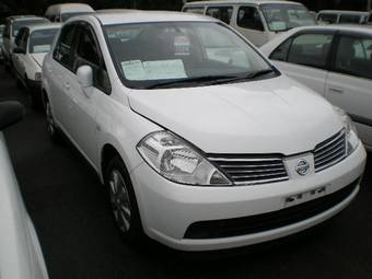 2005 Nissan Tiida Latio Photos
