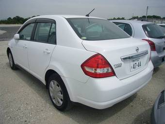 2005 Nissan Tiida Latio Images