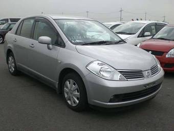2005 Nissan Tiida Latio Pictures