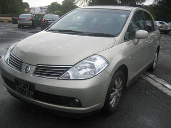 2005 Nissan Tiida Latio Wallpapers
