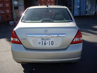 2005 Nissan Tiida Latio Pics