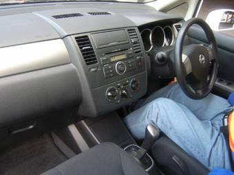 2005 Nissan Tiida Latio Pictures