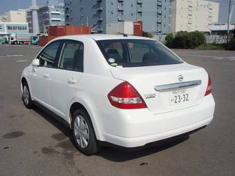 2005 Nissan Tiida Latio Pictures