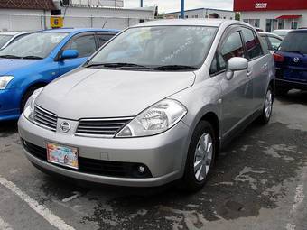 2005 Nissan Tiida Latio Pictures