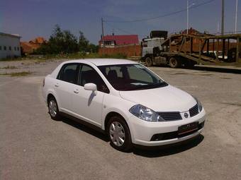 2005 Nissan Tiida Latio Photos
