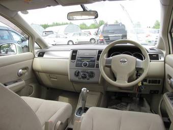 2005 Nissan Tiida Latio Pictures
