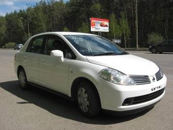2005 Nissan Tiida Latio Pictures